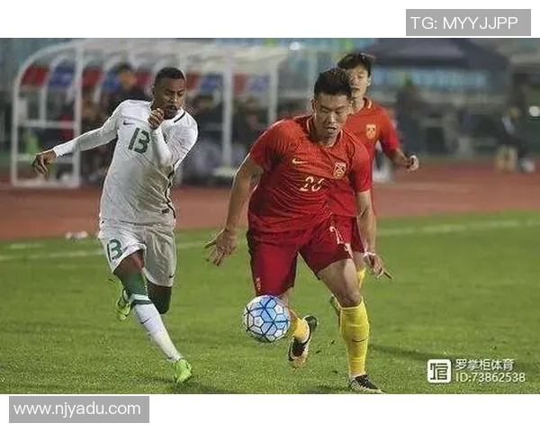 苏宁与深圳比赛裁判判罚争议引发热议球迷反应不一