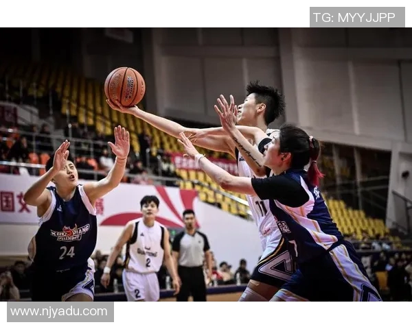 2014年CBA季后赛北京队对阵辽宁队的精彩对决回顾与分析