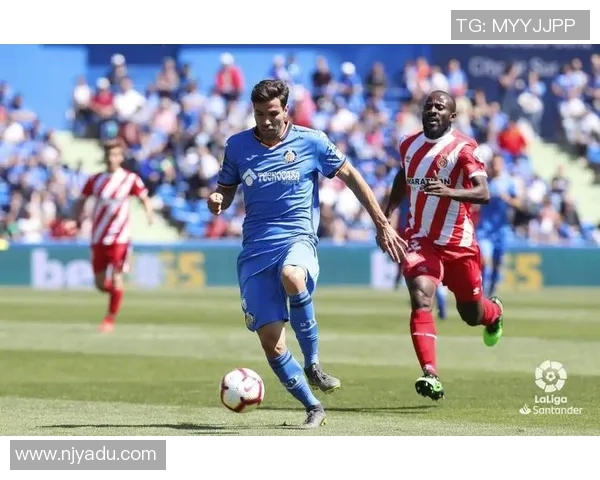 奥斯与坎布尔激战正酣比分悬念迭起引人关注