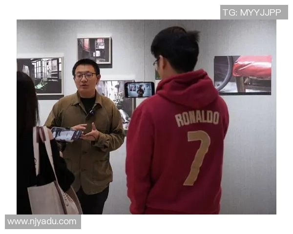 徐昕的艺术之路：从初学者到当代艺术的引领者与探索者