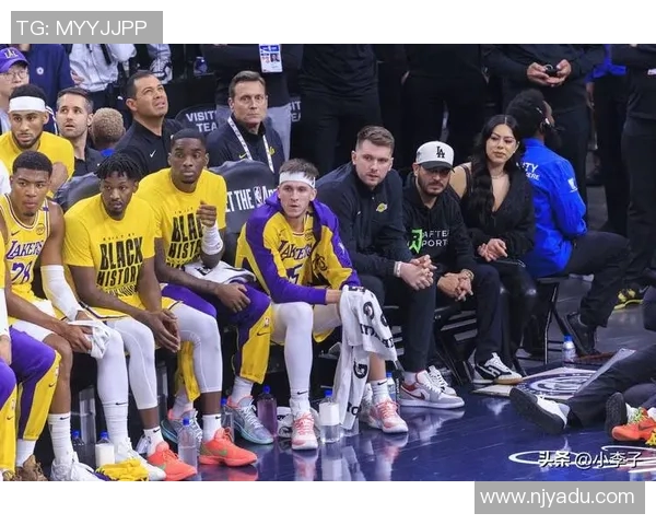 湖人对阵灰熊全景分析关键数据与精彩瞬间回顾