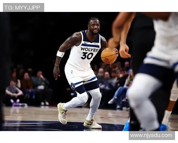 朱利叶斯兰德尔带领球队奋勇争先展现领袖风范与个人魅力