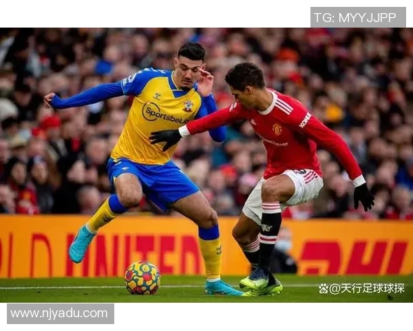 曼联主场迎战南安普顿争夺英超宝贵三分的激烈对决 曼联主场迎战南安普顿争夺英超宝贵三分的激烈对决